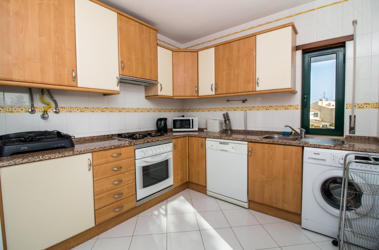 Family Apartment - Pool And Garden & Playground & Beach & Albufeira Buitenkant foto