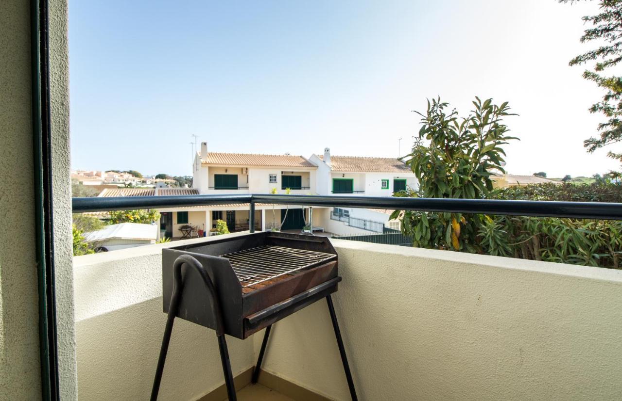 Family Apartment - Pool And Garden & Playground & Beach & Albufeira Buitenkant foto
