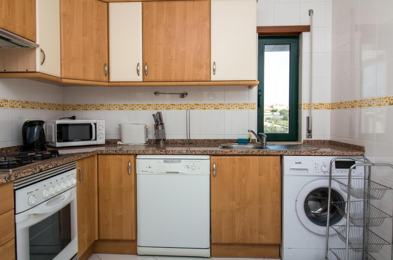 Family Apartment - Pool And Garden & Playground & Beach & Albufeira Buitenkant foto