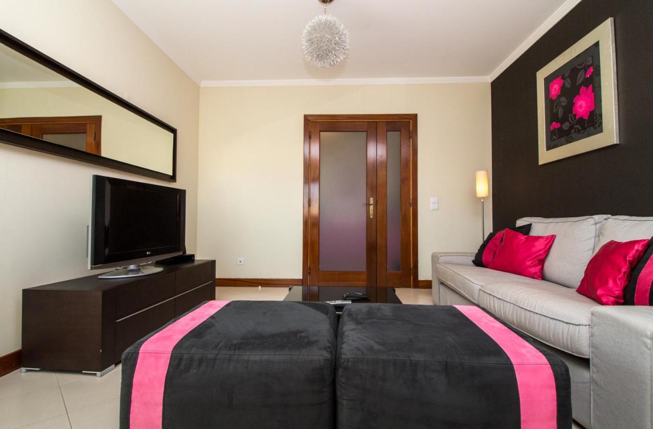 Family Apartment - Pool And Garden & Playground & Beach & Albufeira Buitenkant foto