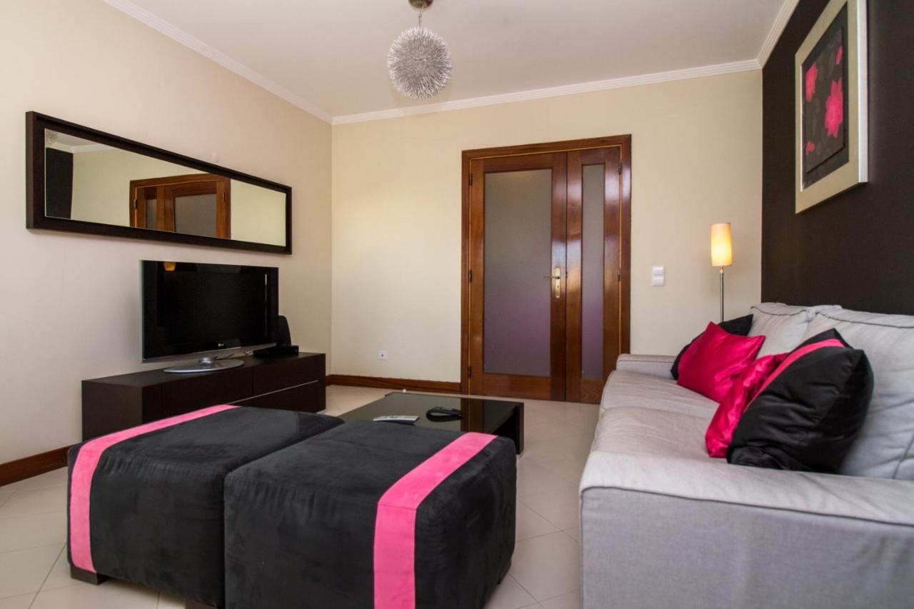 Family Apartment - Pool And Garden & Playground & Beach & Albufeira Buitenkant foto
