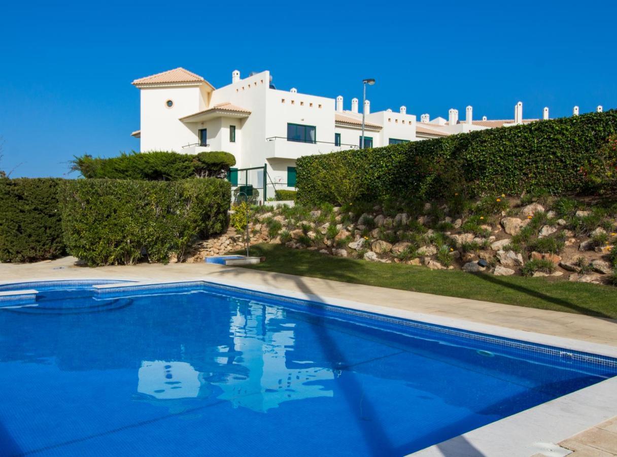 Family Apartment - Pool And Garden & Playground & Beach & Albufeira Buitenkant foto