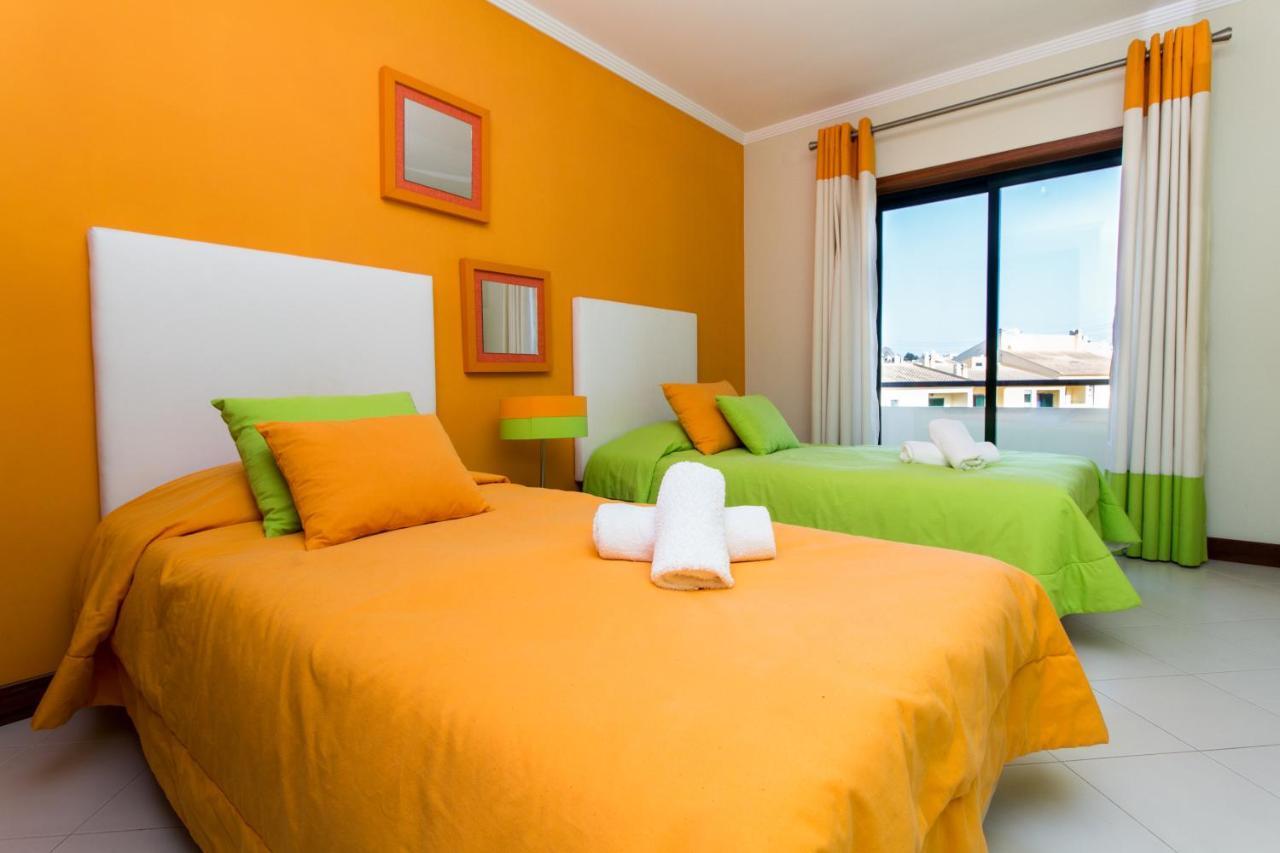 Family Apartment - Pool And Garden & Playground & Beach & Albufeira Buitenkant foto