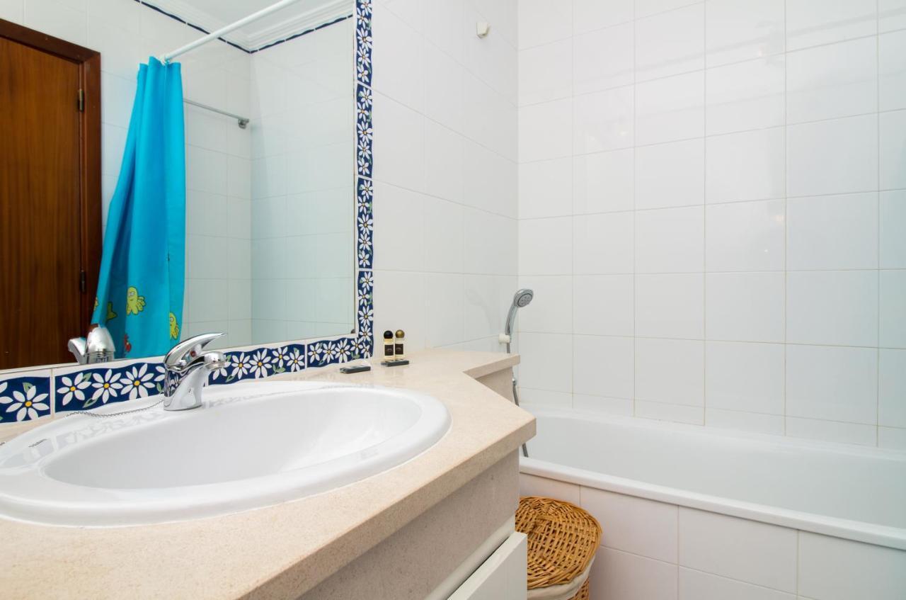 Family Apartment - Pool And Garden & Playground & Beach & Albufeira Buitenkant foto