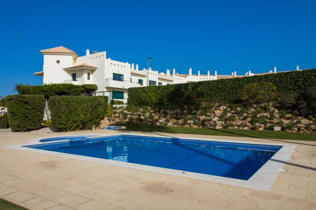 Family Apartment - Pool And Garden & Playground & Beach & Albufeira Buitenkant foto