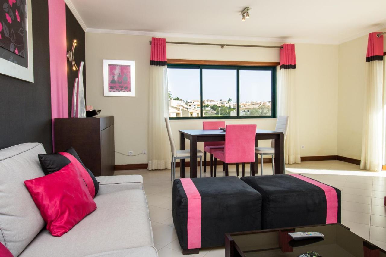 Family Apartment - Pool And Garden & Playground & Beach & Albufeira Buitenkant foto