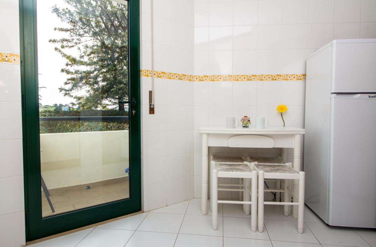 Family Apartment - Pool And Garden & Playground & Beach & Albufeira Buitenkant foto