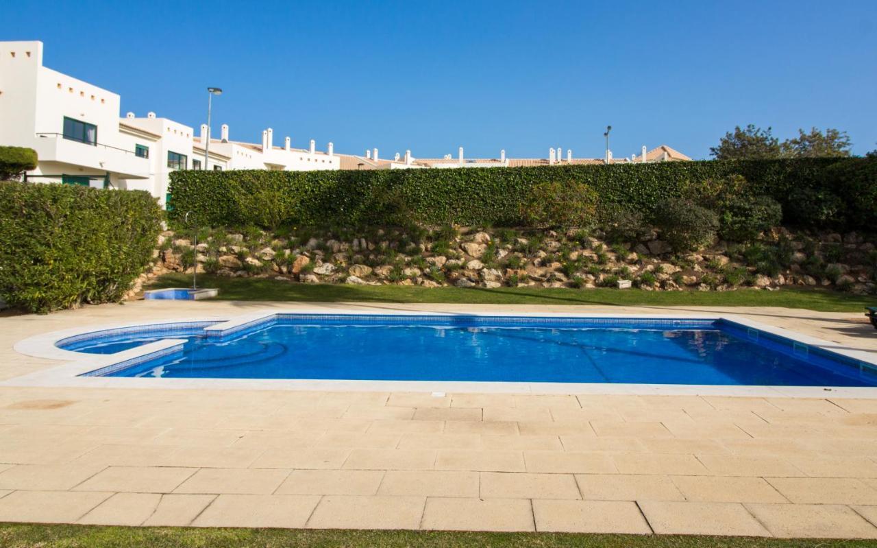 Family Apartment - Pool And Garden & Playground & Beach & Albufeira Buitenkant foto