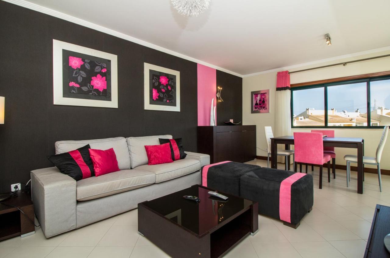 Family Apartment - Pool And Garden & Playground & Beach & Albufeira Buitenkant foto